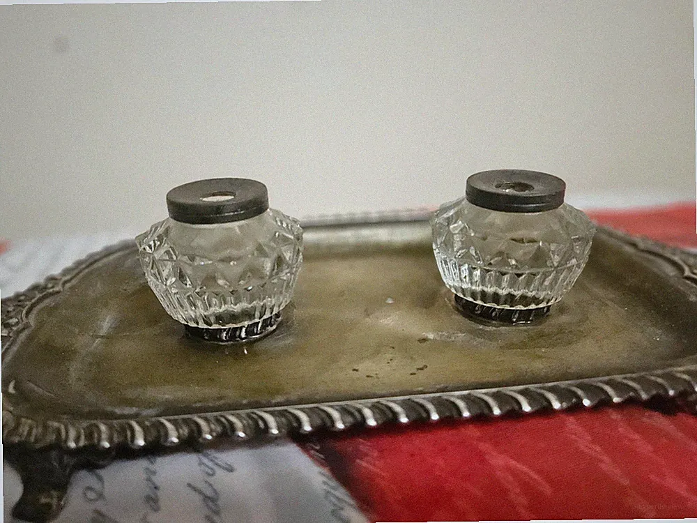 Effingham double Inkwell set Victorian cut glass bottles silver plate